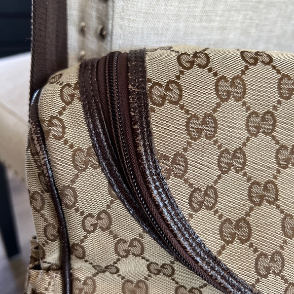 Authentic Gucci GG Diaper Crossbody Messenger Bag - Picture 3 of 16